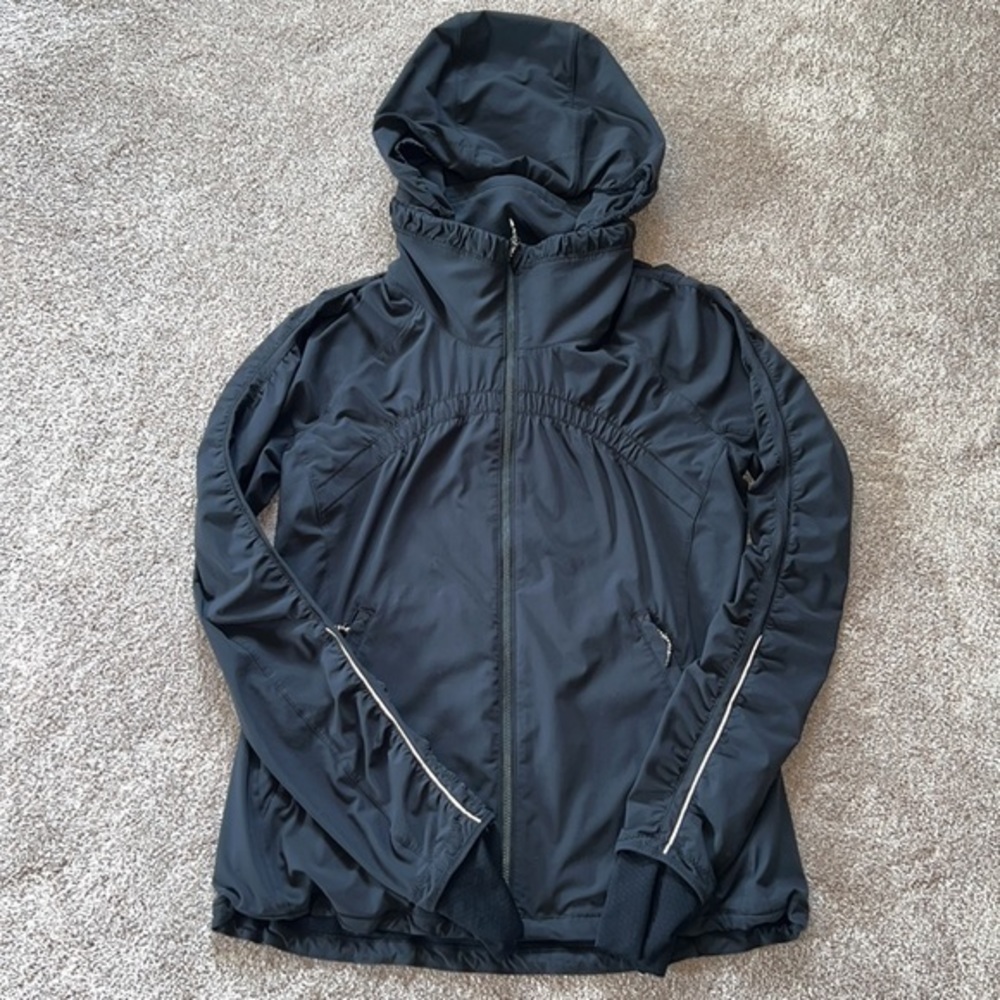 Lululemon hooded yoga running jacket size 6